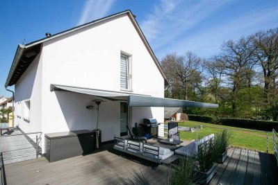 HOCHWERTIGES OBJEKT MIT POOL, KAMIN,TERRASSEN & GARAGE IN RUHIGER LAGE !