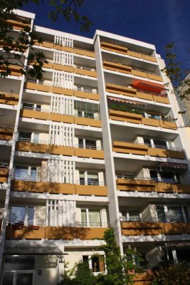 Erstbezug nach Kompletrenovierung: Helle,  sehr gut geschnittene 4-Zimmer-Wohnung