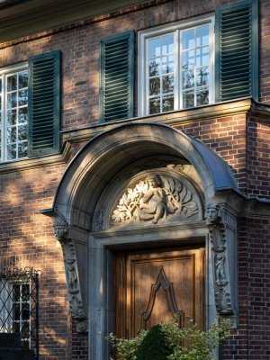 Behutsam restaurierte  Villa in bester Dahlem Lage