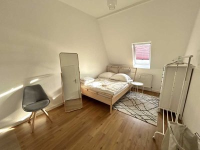 Wunderschöne möblierte Altbauwohnung in top Lage