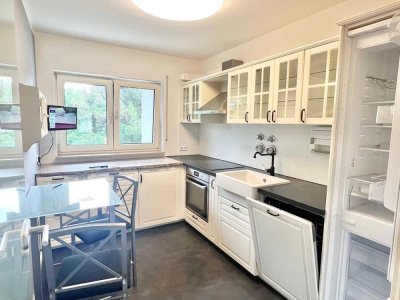 Toll geschnittene, geräumige helle Wohnung!