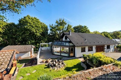 Wiedenest: Familienquartier mit ELW und 4 Garagen