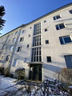 Vermietete Dachgeschosswohnung! 2 Zimmer mit Balkon und einem phantastischen Ausblick!