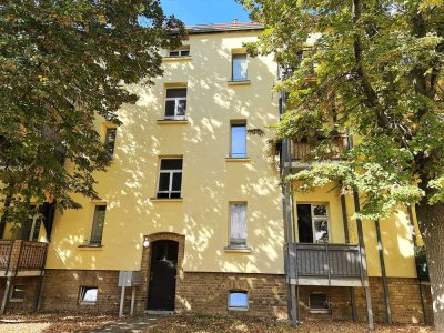 Idyllisch in Paunsdorf: 3,5-Raum-Wohnung mit Dachterrasse, Einbauküche, Bad mit Wanne & Dusche