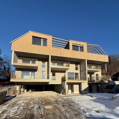 4-Zimmer-Wohnung mit Balkon &amp; traumhaftem Bergblick! Top05