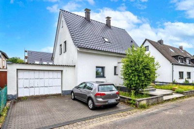 Leverkusen-Bürrig: Freistehendes und modernisiertes 1- bis 2-Familienhaus sucht neue Bewohner!