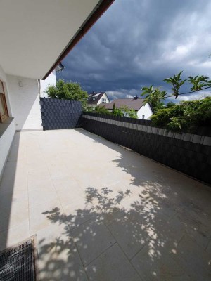 Renovierte 4-ZKB, XXL-Terrasse, mit Küche, im Blumenviertel, mit Gartenanteil