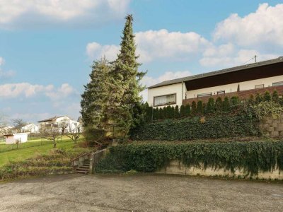 Attraktive Dachgeschosswohnung mit Balkon in Weissach