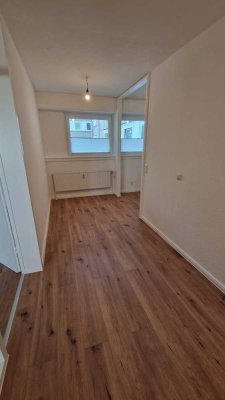 Modernisierte 3,5-Zimmer-Hochparterre-Wohnung mit EBK in Dortmund ANFRAGESTOP
