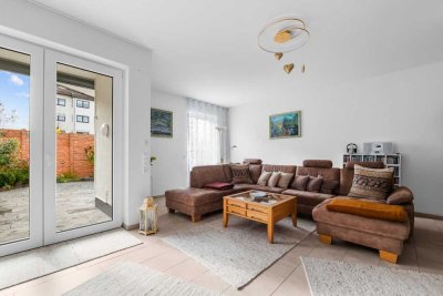 Traumhaft und kernsaniert in Bestlage - 
Reihenmittelhaus mit Terrasse
in 79541 Lörrach