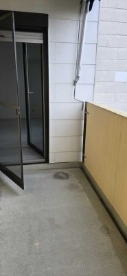 Helle 2-Zimmer Wohnung im 7. OG mit Balkon in Nürnberg-Röthenbach Ost