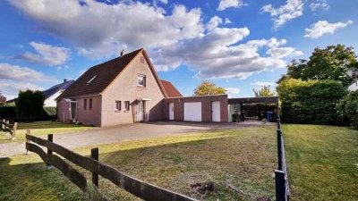 ***reserviert*** immo-schramm.de: Verklinkertes 2-Familienhaus: Vorderhaus, Anbau im Winkel