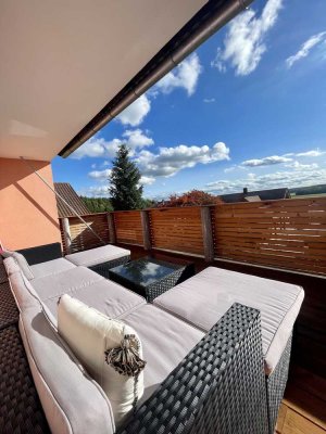 Wunderschöne 3 Zimmer Wohnung mit Balkon und Garten