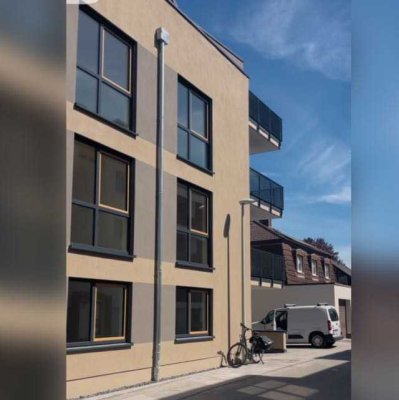 Erstbezug nahe Rheinufer: Hochwertige 2-Zimmer-Wohnung mit extrem niedrigen Heizkosten (KfW40)