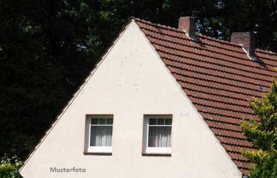 5-Zimmer-Wohnung nebst Balkon und Stellplatz