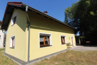 NETTES ZUHAUSE FÜR DIE KLEINE FAMILIE