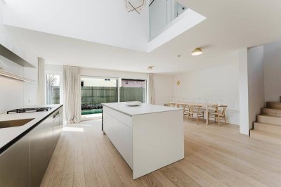 Modernes Townhouse mit Pool in Bestlage Aigen – Architektur trifft Stadtnähe