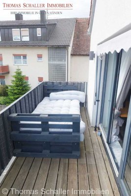 Kernsanierte, moderne 2 Zimmer-Dachstudio-Wohnung mit großen Balkon, EBK  Stellplatz in Cadolzburg