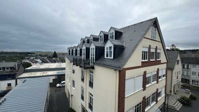 Charmante Wohnung mit Aufzug in zentraler Stadtlage – sofort bezugsfrei!