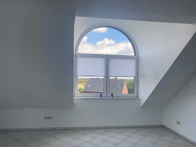 Gepflegte Wohnung mit dreieinhalb Zimmern und Balkon - wundeschöne Aussicht - in Dormagen-Gohr
