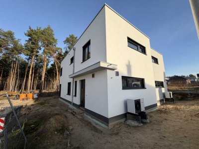 Sofort einziehen - neu erstellte  Doppelhaushälfte mit gehobener Ausstattung in Wünsdorf