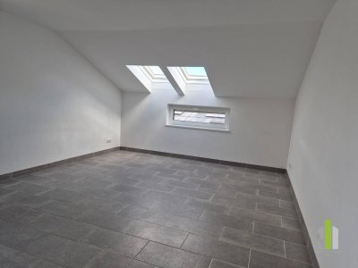 Anlageobjekt! Gut vermietete, sonnige 3 Zi-Dachgeschosswohnung mit Seeblick