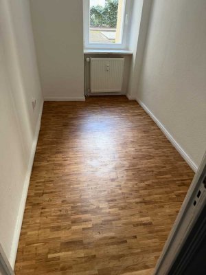 Sanierte Altbauwohnung in ruhigem Altbau, Erdgeschoss zum Innenhof