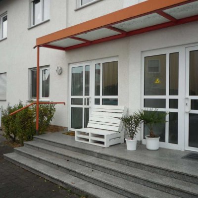 Weiterstadt-Gräfenhausen ** Gepflegtes modernes 3-Familienhaus mit großem Garten **