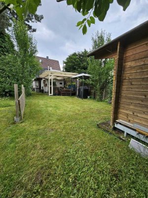 Renovierungsbedürftiges 2 Parteienhaus in bester Lage