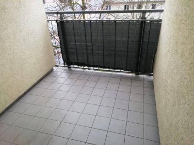 Sanierter 3 ZIMMER-NEUBAU + ruhiger West-Balkon + extra Küche neu möbliert + Lift + vorletzter Stock