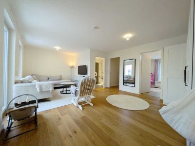 Moderne, helle und familienfreundliche Wohnung mit Dachterrasse