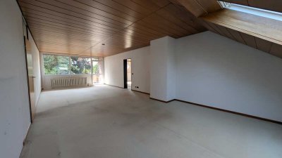Handwerker aufgepasst! Geräumige  6-Zimmer-Wohnung mit Potenzial!