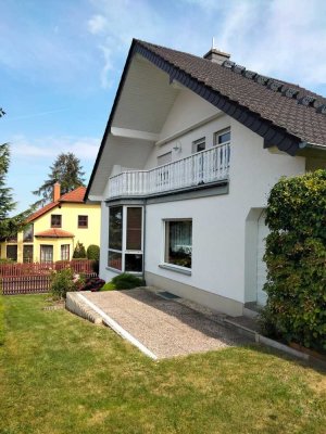 Gemütliche 3-Zimmer Einliegerwohnung im Dachgeschoss mit Loggia und Einbauküche