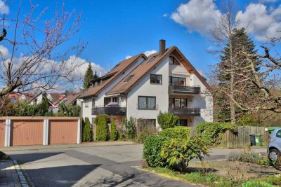 ***Idyllisch in Stuttgart : Großzügiges  Wohnen mit Privatgarten  ***