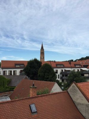Hochwertige 2-Zi. DG-Maisonette-Whg. im sanierten Altbau in der Neustadt, Balkon, Parkett, EBK
