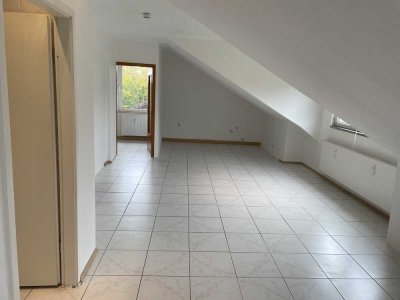 Gemütliche Dachgeschosswohnung mit schönem Ausblick in Dortmund-Rahm