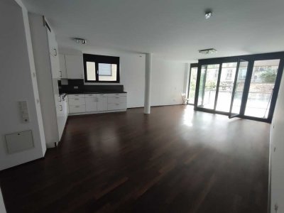 Rheinlogen: Helle 3-Zimmer Wohnung  zwischen Oper und Altem Zoll