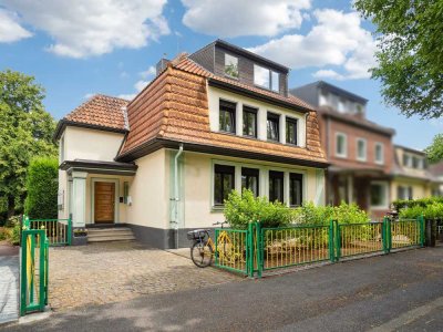 Charmantes 3-Parteien-Haus mit ca.253 m² Gesamtfläche und direktem Ausblick auf Schlosspark Benrath