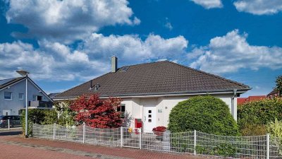 Zukunftssicher & Großzügig: Energieeffizienter Bungalow für jede Lebensphase im Grünen