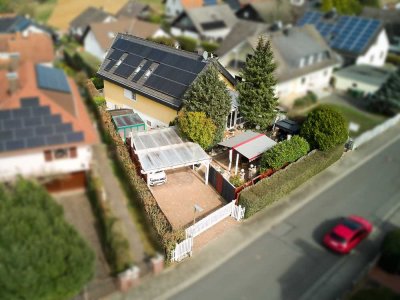 Neuer Preis! 
Freistehendes gepflegtes Einfamilienhaus mit separater Einliegerwohnung