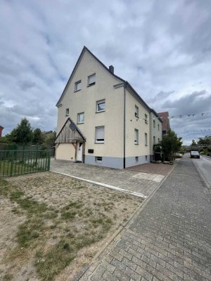 Doppelhaus im ruhigen Wohngebiet mit großer Garten