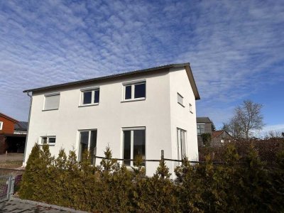 NEUES EINFAMILIEN-AUSBAUHAUS
für Selbstausbauer, Handwerker...
in MAINHARDT-HÜTTEN