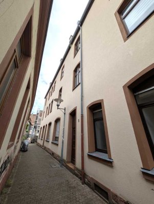„Erstbezug nach Renovierung | Helle 3-Zimmer-Wohnung mit Innenhof in der Speyerer Innenstadt“
