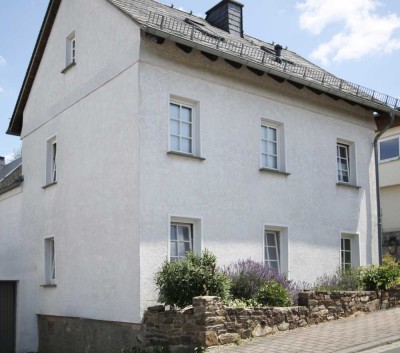 ***Fünf Minuten zur Stadt, fünf Schritte in die Natur...Idyllisch Wohnen in Oelsberg!