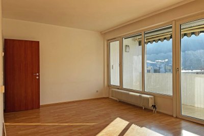 Südseitige 2 Zimmer-Wohnung mit Loggia inkl. PKW-Stellplatz