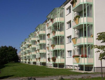 2-Raum-Wohnung in grüner Lage mit Balkon u. Badewanne