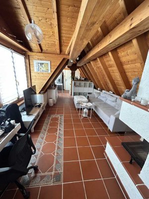 Charmante Landhaus-Flair Wohnung mit Fußbodenheizung, Kamin und Einbauküche