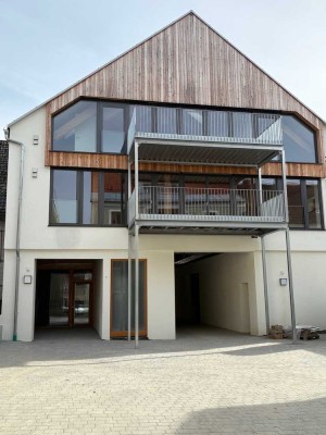 Großzügige und moderne Wohnungen in zentraler Lage: Erstbezug mit Aufzug, Garten und Balkon
