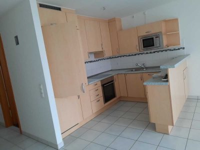 Gepflegte 2-Zimmer-Wohnung mit gehobener Innenausstattung und Einbauküche in Leonberg