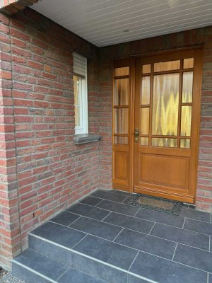 Landhaus: tolle Wohnung im Grünen in sehr zentraler Lage